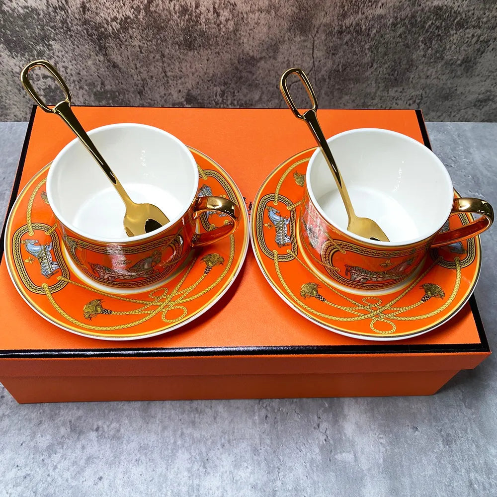 Luxury Tea Cups and Saucers Set of 2 Fine Bone China Coffee Cups Golden Handle Royal Porcelain Tea Party Set Espresso Mugs