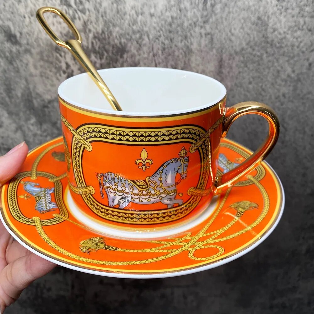 Luxury Tea Cups and Saucers Set of 2 Fine Bone China Coffee Cups Golden Handle Royal Porcelain Tea Party Set Espresso Mugs