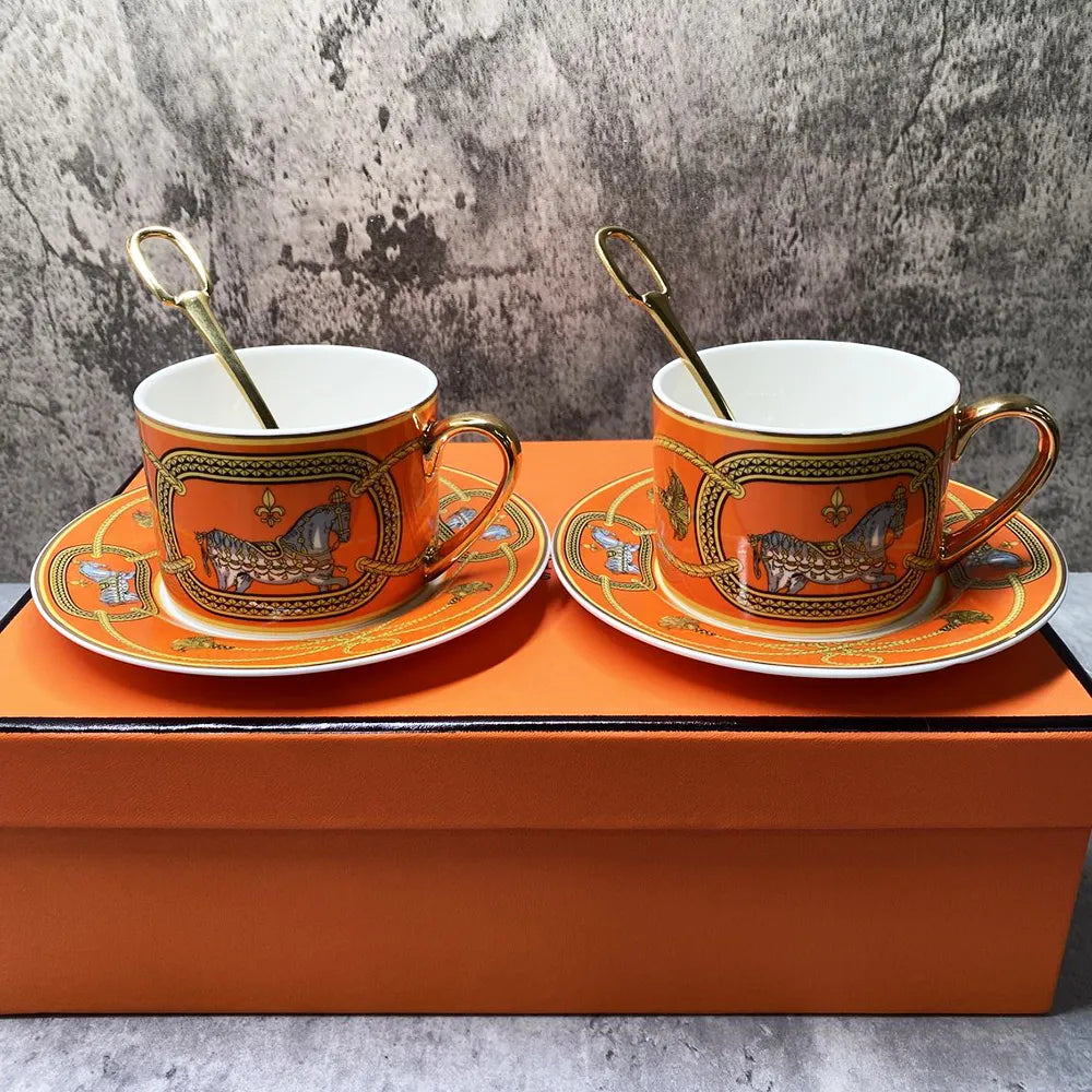 Luxury Tea Cups and Saucers Set of 2 Fine Bone China Coffee Cups Golden Handle Royal Porcelain Tea Party Set Espresso Mugs